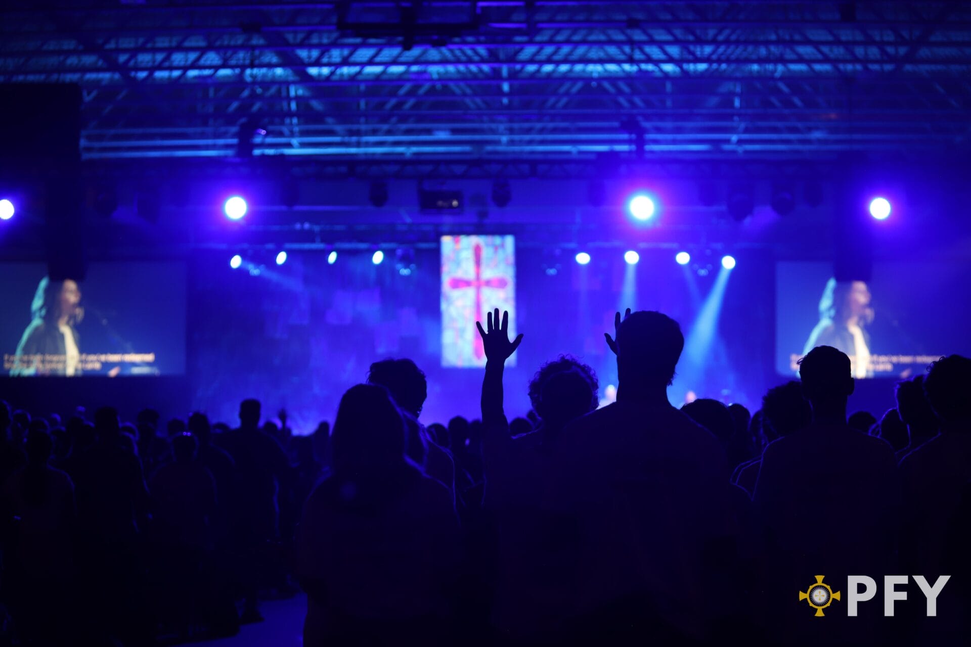 Picture of Steubenville Joliet youth group celebrating at Benedictine University's Dan and Ada Rice Center