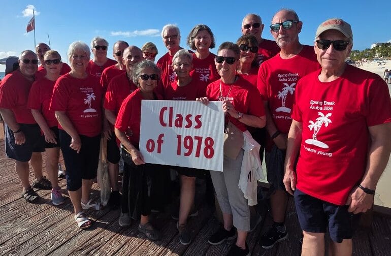 Image of IBC of '78 on their vacation in Aruba