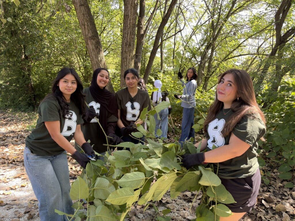 BenU students volunteering